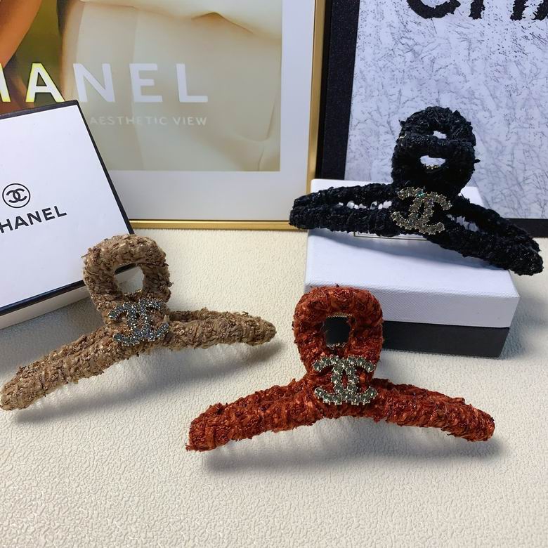 Chanel Hair Grab Clip  (1)